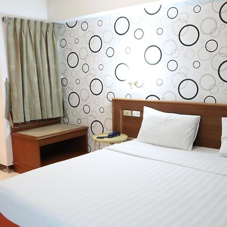 Patong Triple P Hotell Exteriör bild
