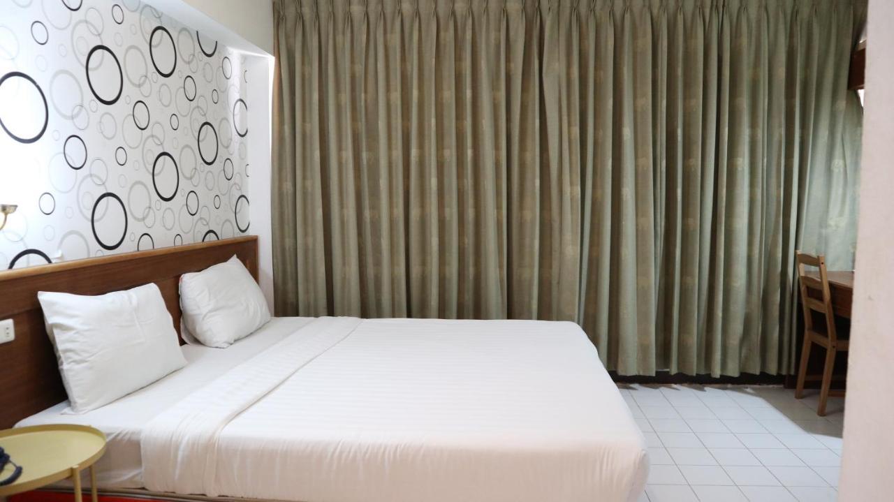 Patong Triple P Hotell Exteriör bild