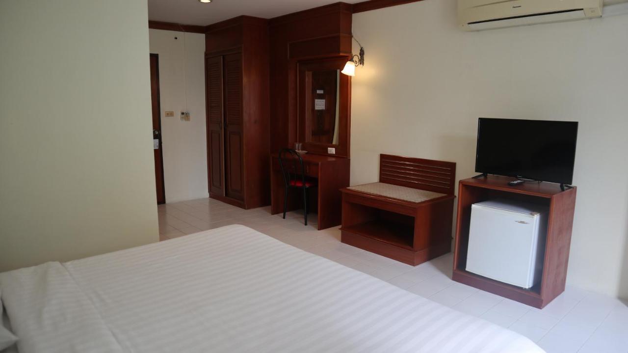 Patong Triple P Hotell Exteriör bild