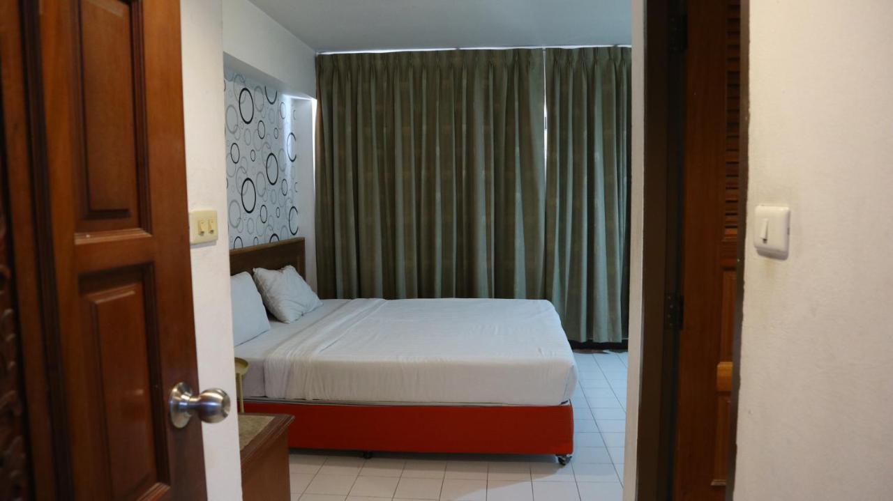 Patong Triple P Hotell Exteriör bild