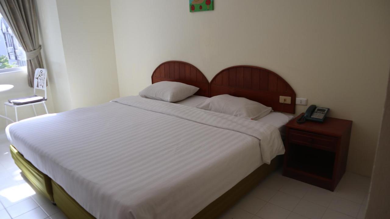Patong Triple P Hotell Exteriör bild