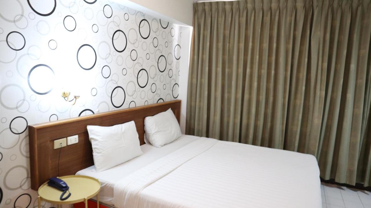 Patong Triple P Hotell Exteriör bild