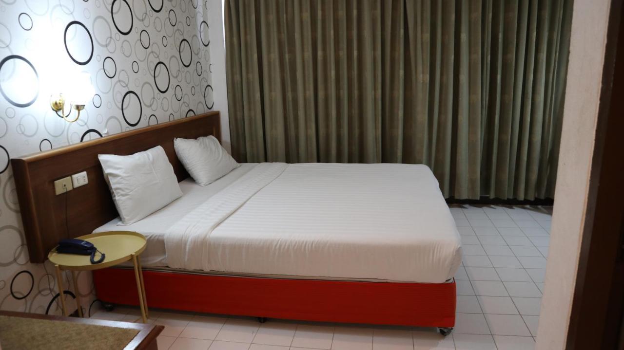 Patong Triple P Hotell Exteriör bild