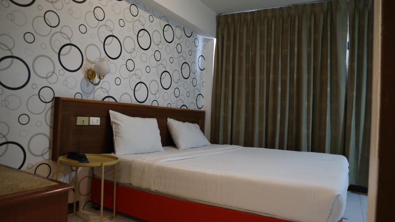 Patong Triple P Hotell Exteriör bild