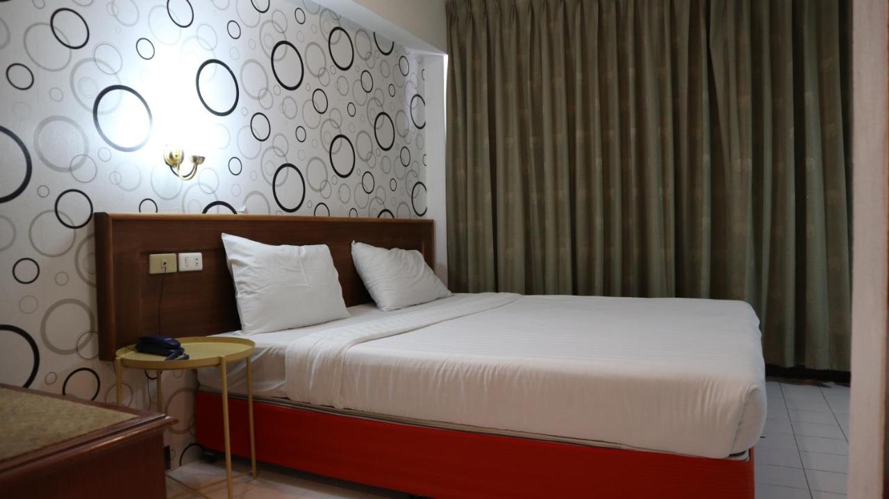 Patong Triple P Hotell Exteriör bild