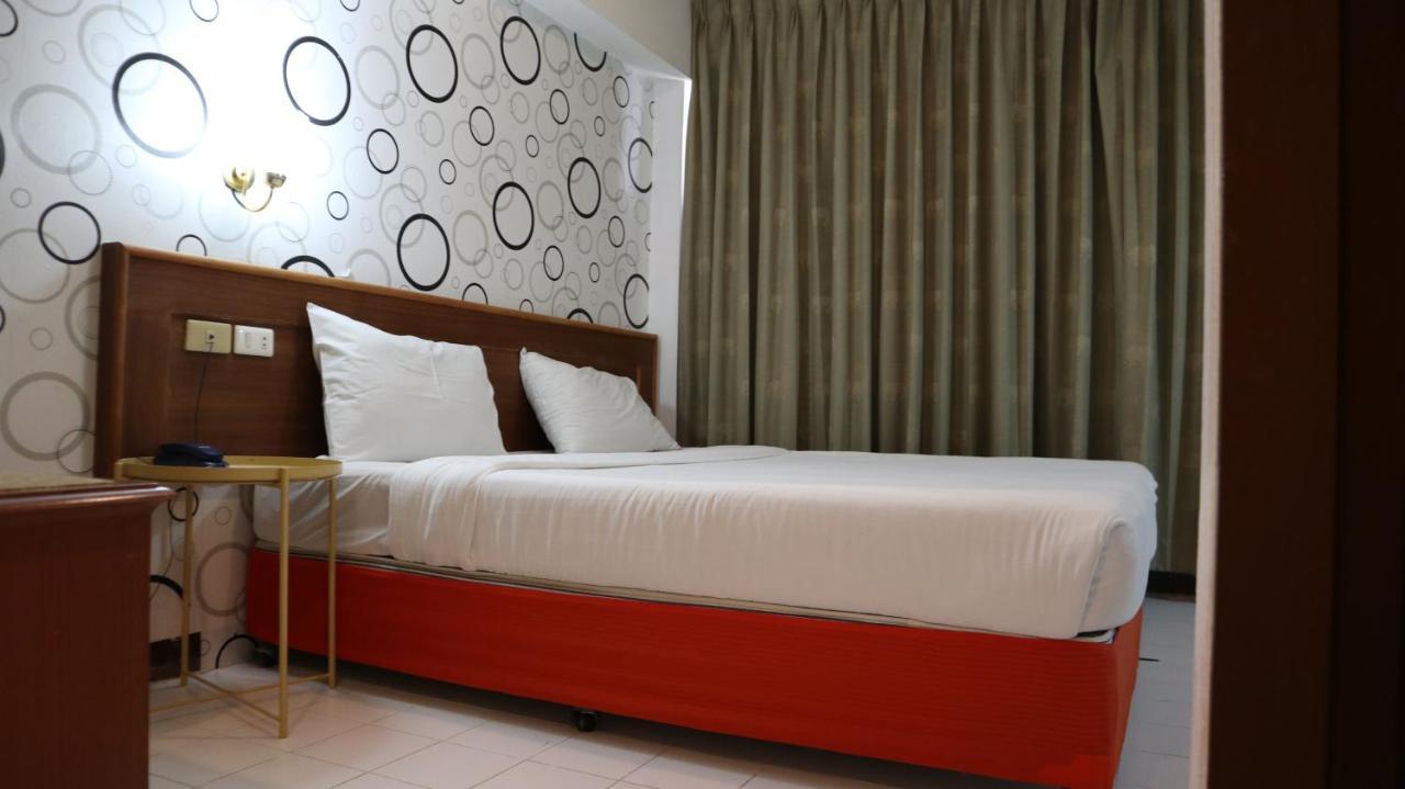 Patong Triple P Hotell Exteriör bild